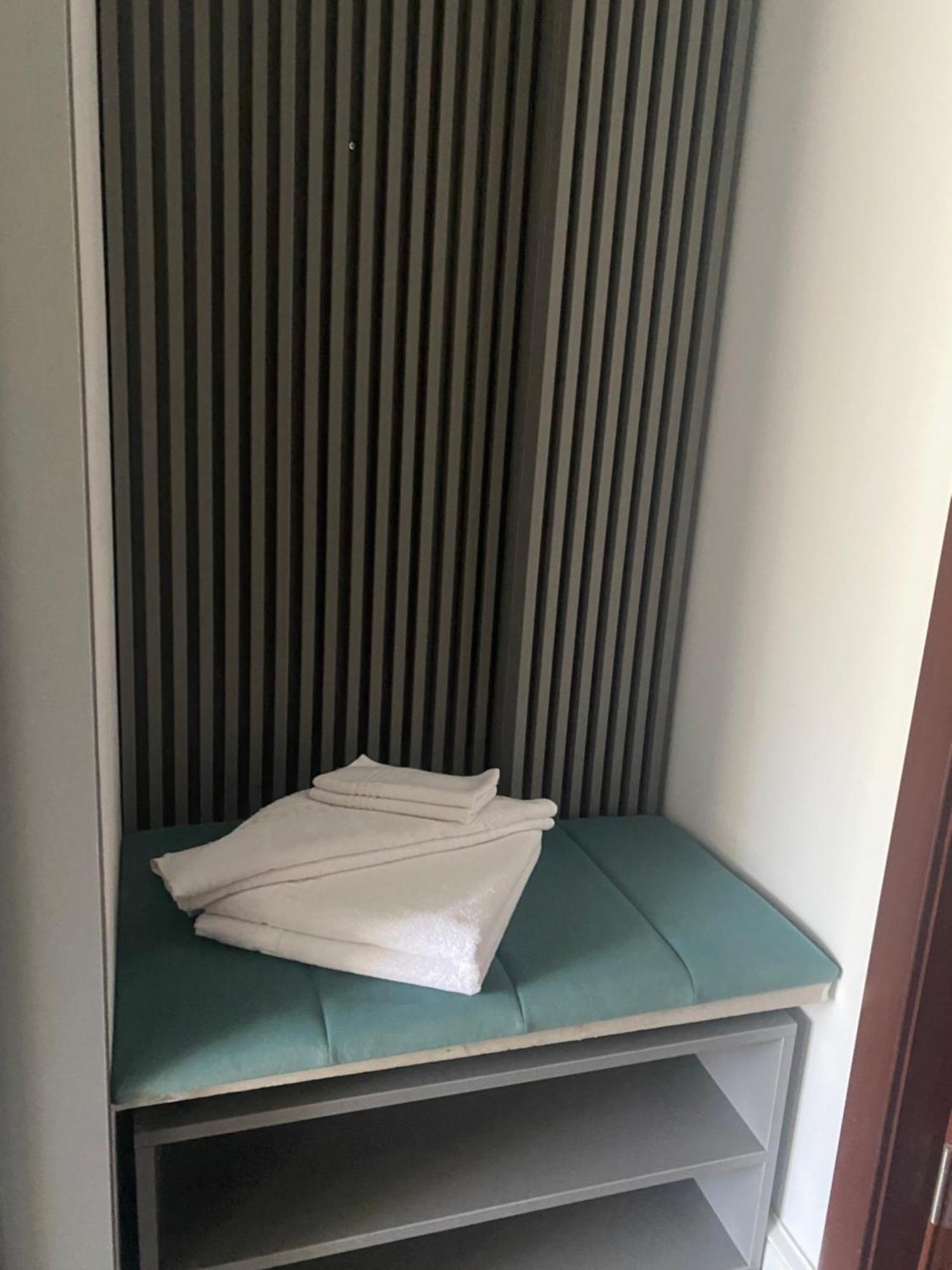 Hotel Parc クラヨーヴァ エクステリア 写真
